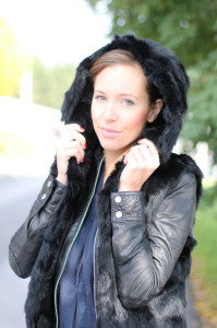  photo Welovefurs-Fur-Vest-4_zps529290fc.jpg