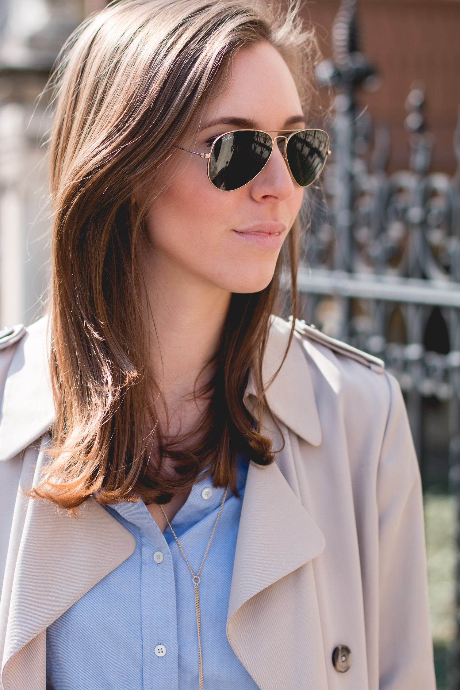 Classic Beige Trenchcoat Outfit