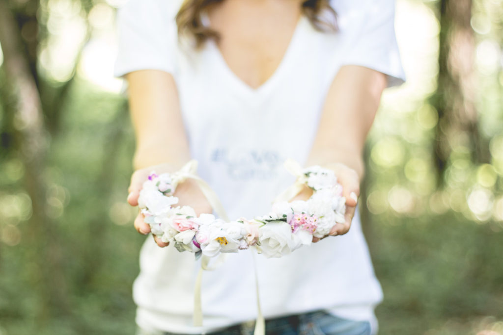 Love My Cotton USA | Simple Shirt, Flower Crown & Denims
