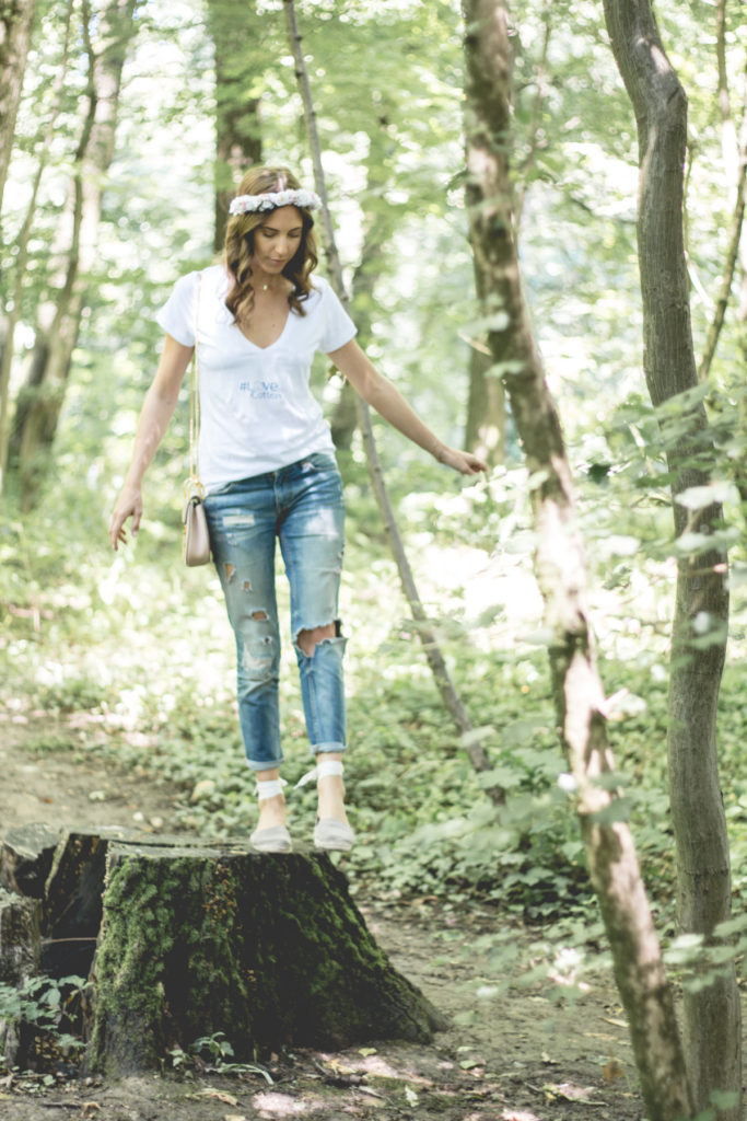 Love My Cotton USA | Simple Shirt, Flower Crown & Denims